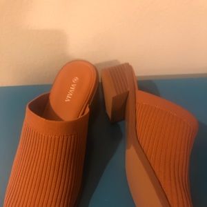 VIVAIA MULES!